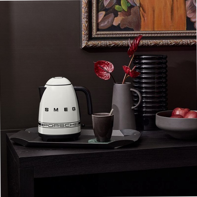 Bollitore KLF03 | Carrara White Porsche x SMEG Nero